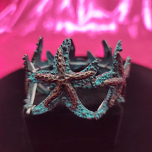 Load image into Gallery viewer, Stretch Starfish Bracelet

