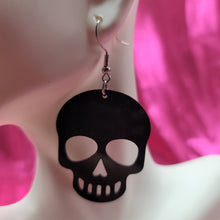 Load image into Gallery viewer, Black Skull Earrings
