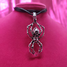 Load image into Gallery viewer, Skull Spider Necklace
